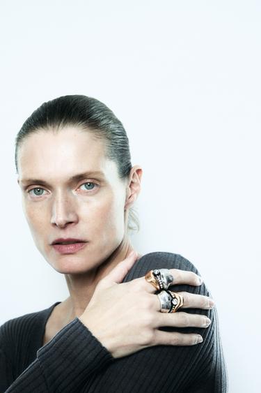 ANEL COMBINADO JOIA E BRILHOS - Ouro / Prata da Zara