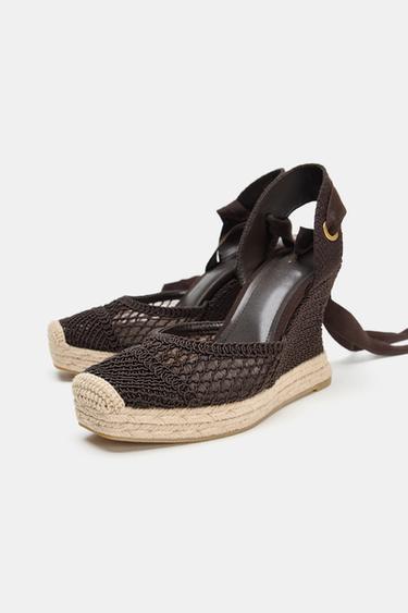 CHAUSSURES À TALONS COMPENSÉS EFFET COURBÉ - Marron de Zara - Image 3