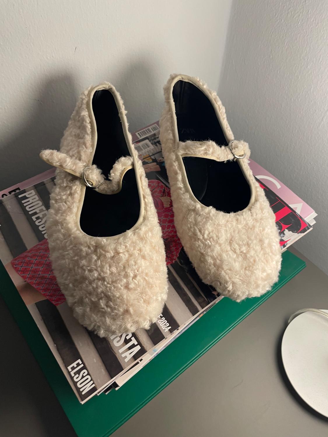 BALLET FLATS WITH FAUX SHEARLING - Image 2