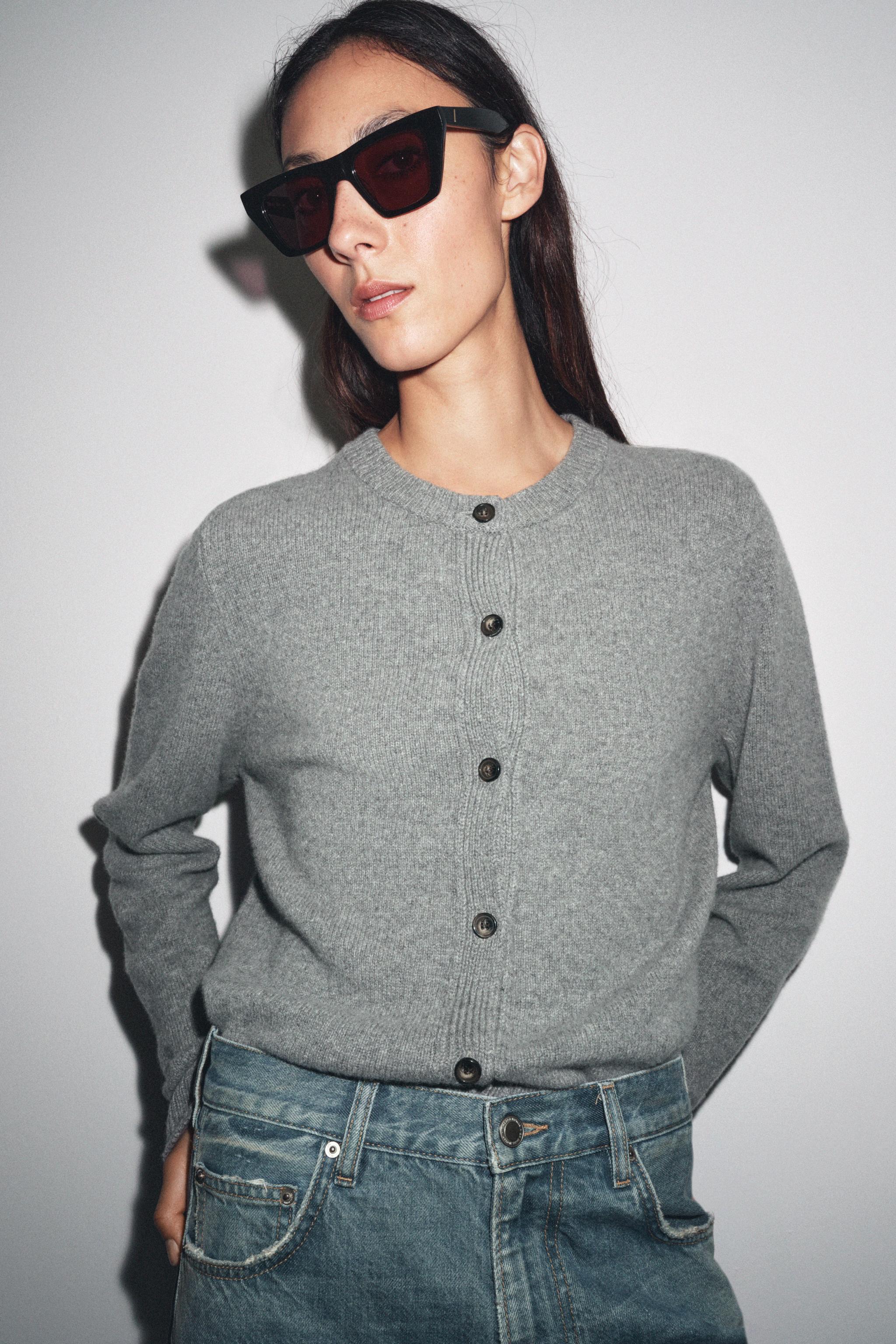 GILET BASIQUE EN CACHEMIRE ET LAINE
