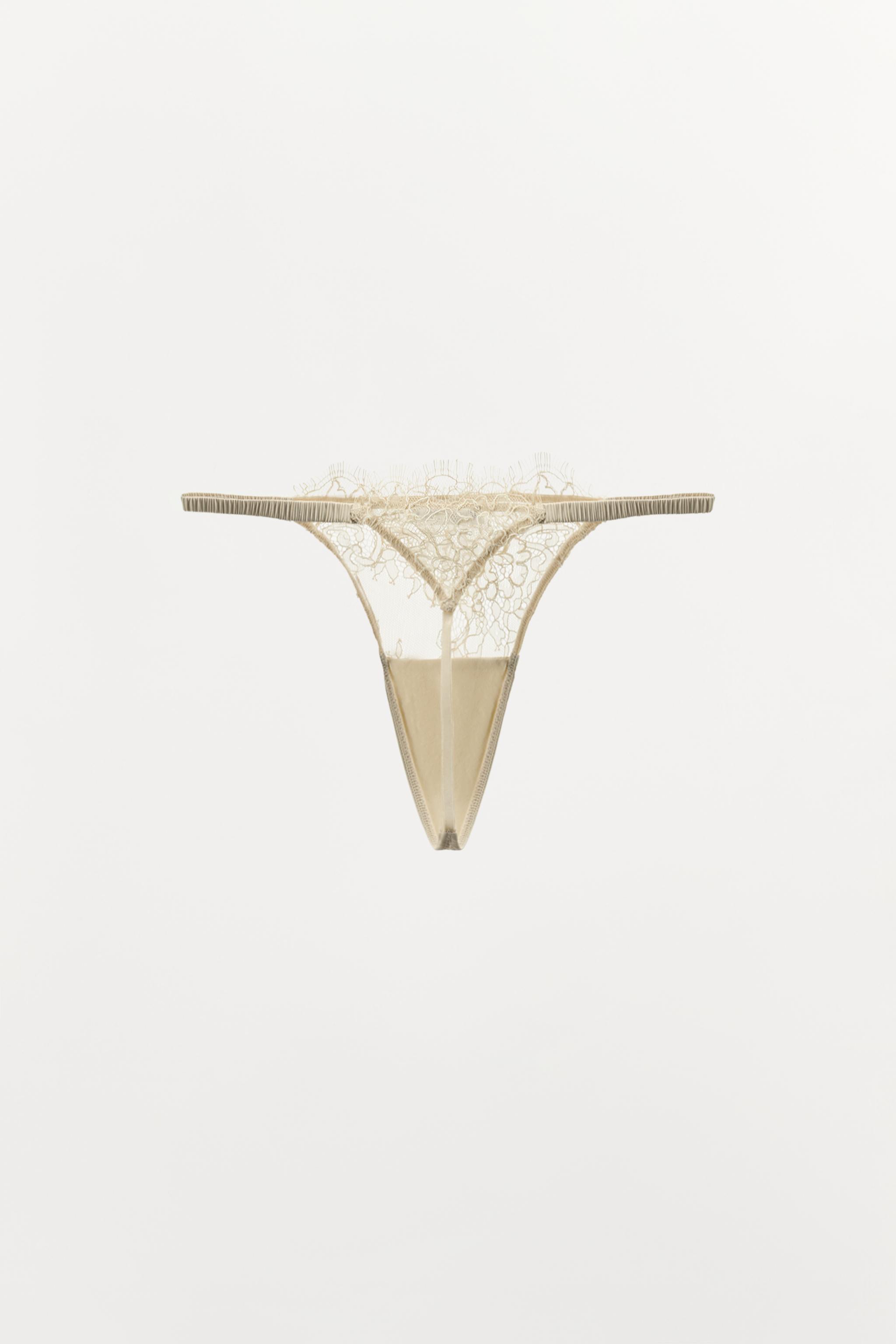 TANGA EN DENTELLE FLEURS BRODÉES