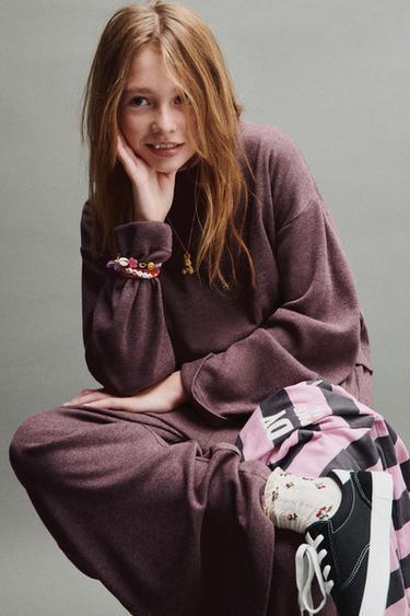 تي شيرت SOFT TOUCH - باذنجاني الخاص بـ Zara