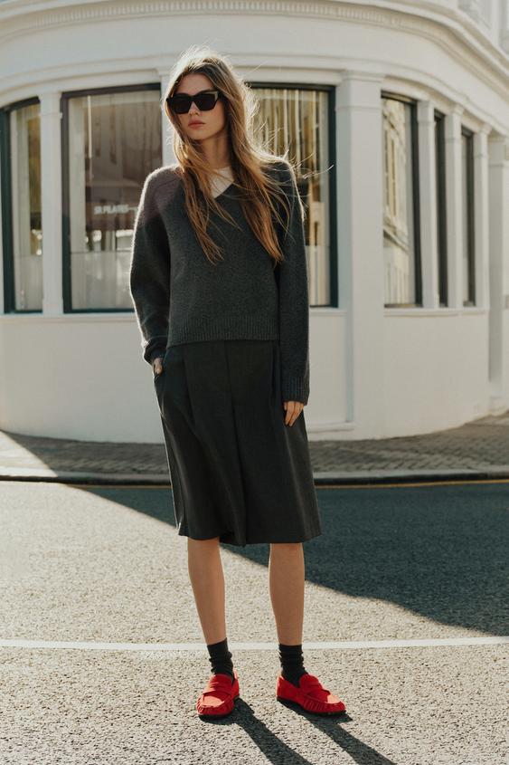 SUÉTER PUNTO CUELLO V - Gris de Zara - Imagen 0