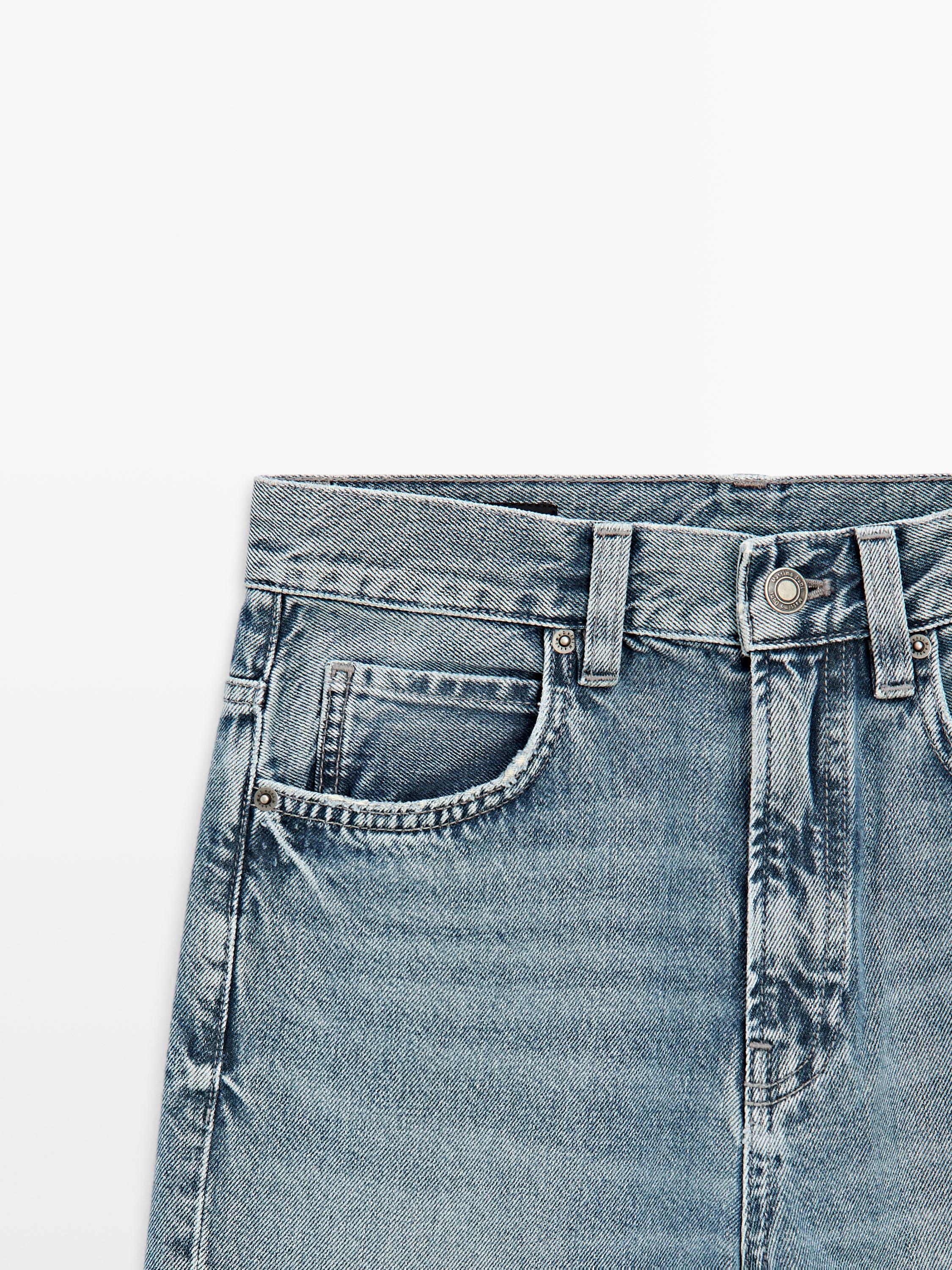 High-waist flare fit jeans