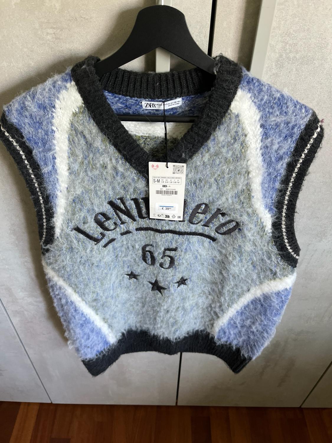 TEXTURED KNIT WAISTCOAT WITH EMBROIDERY - Image 2