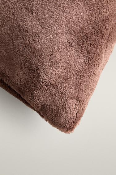 PLAIN FAUX FUR THROW PILLOW COVER — Dark pink 2