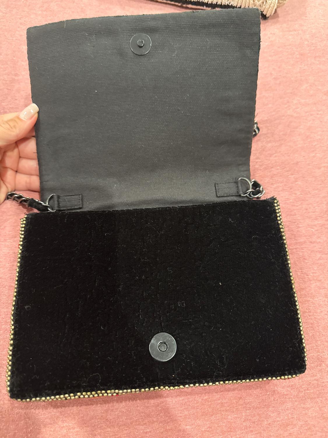 EMBROIDERED CROSSBODY FLAP BAG - Image 4