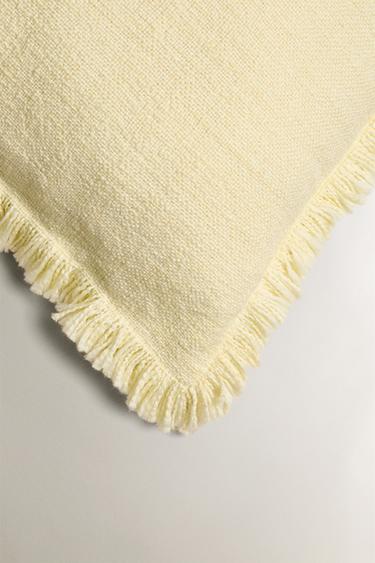 HOUSSE DE COUSSIN FRANGES - Jaune de Zara - Image 1