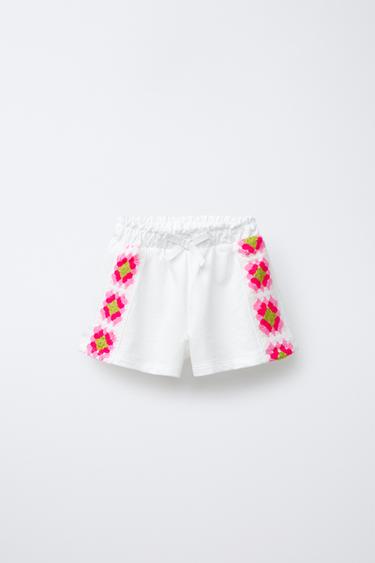 Zaras SHORTS MED VIRKAD SIDOREVÄR - Benvit - Bild 0