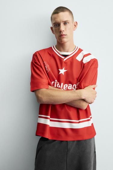 T-SHIRT IMPRIMÉS FOOT RÉTRO - Rouge de Zara - Image 5