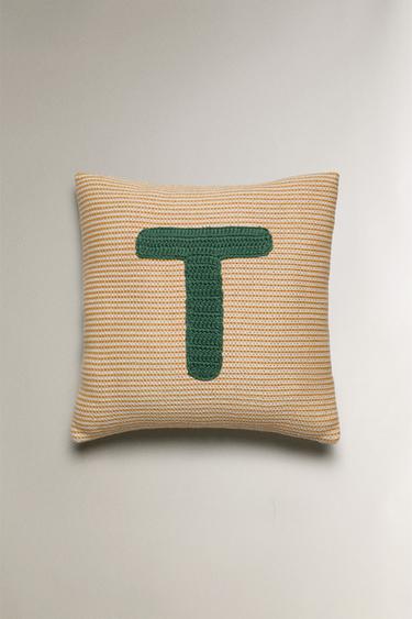 ALMOFADA INFANTIL BORDADO LETRA T - Amarelo da Zara - Imagem 0
