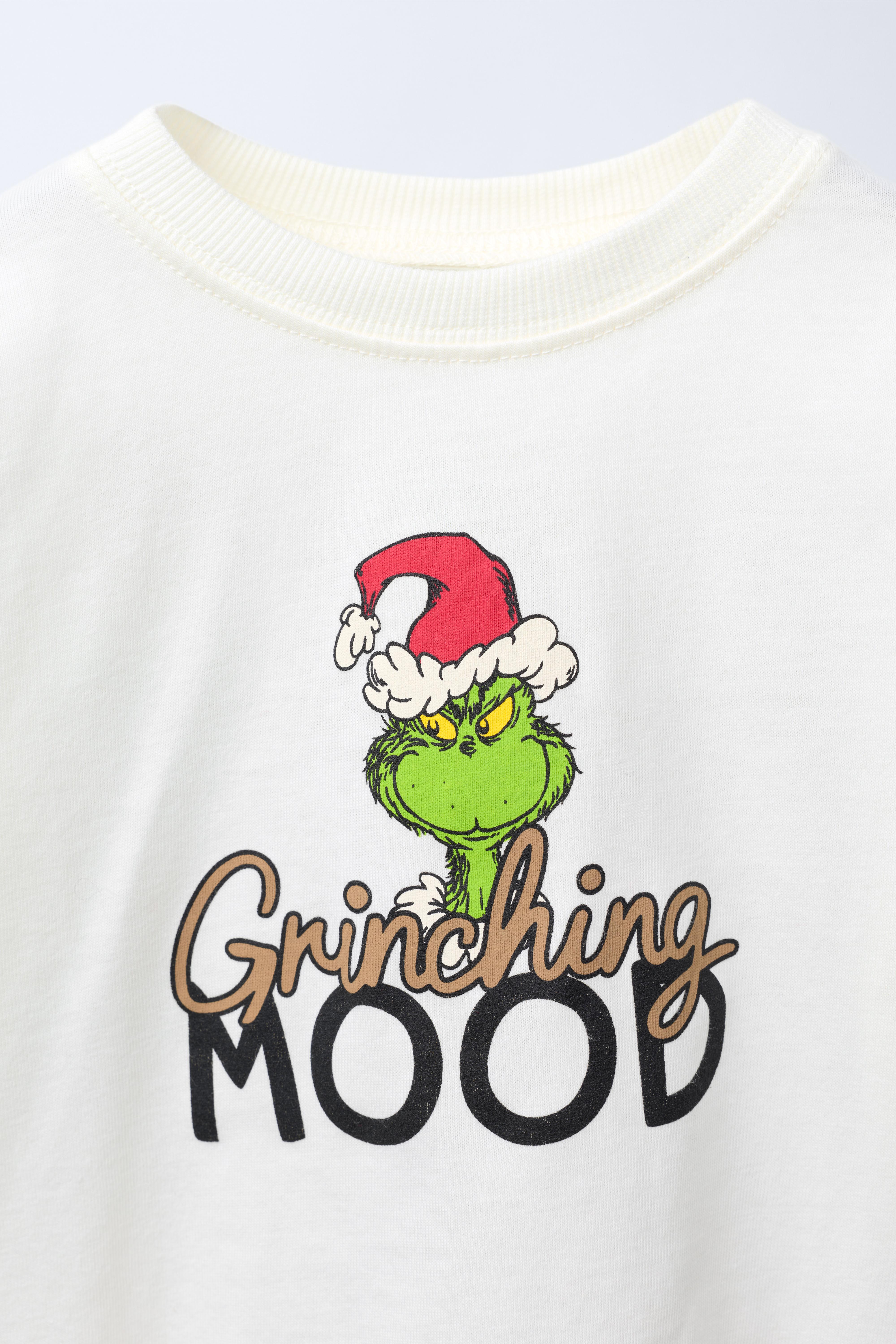 T-SHIRT IMPRIMÉ THE GRINCH ™ DR. SEUSS ENTERPRISES ©