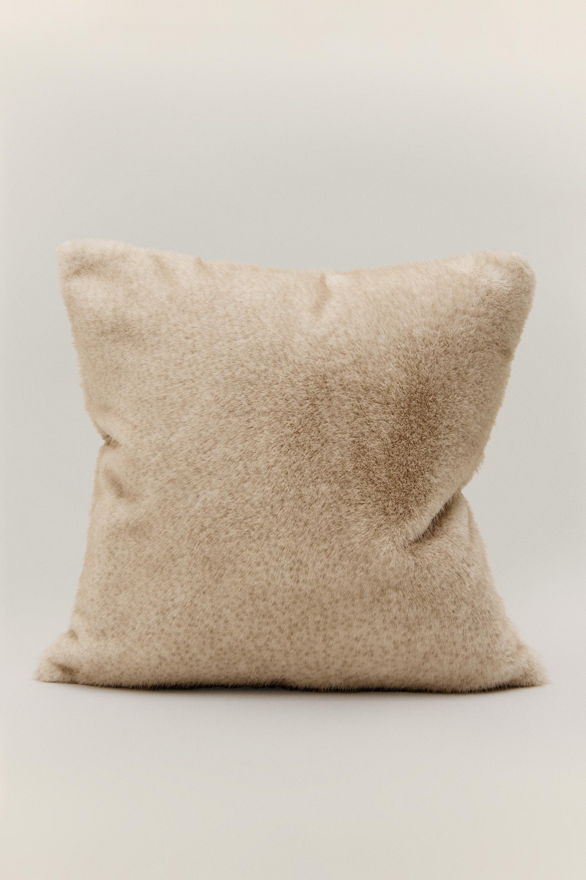 MARLED FUR THROW PILLOW COVER