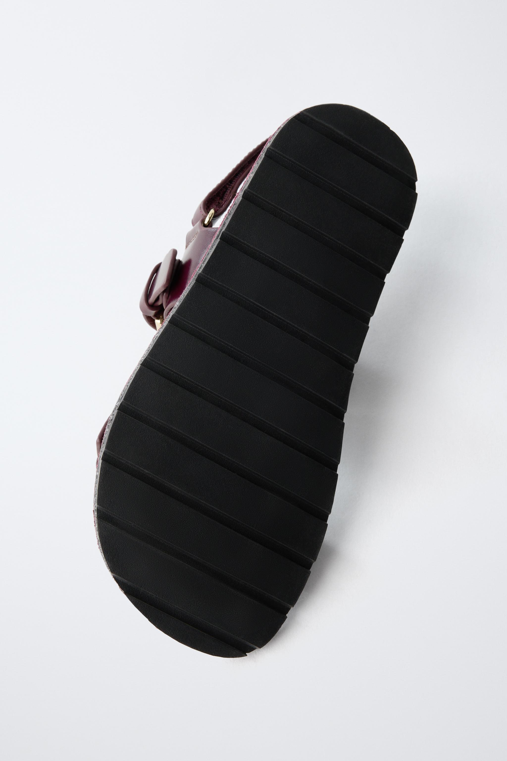 SANDALES À BOUCLES EN CUIR
