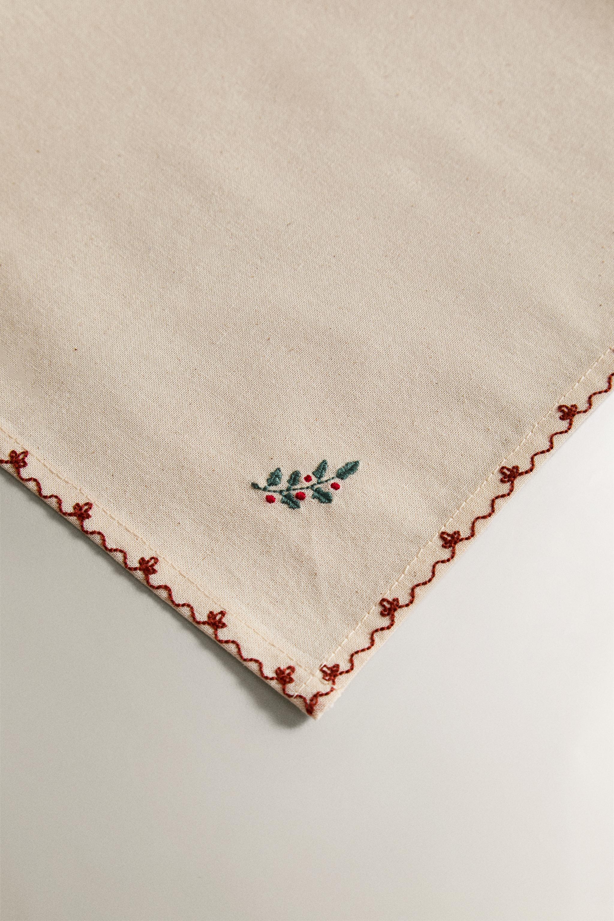 LOT DE SERVIETTES BRODERIE FLORALE NOËL (LOT DE 2)