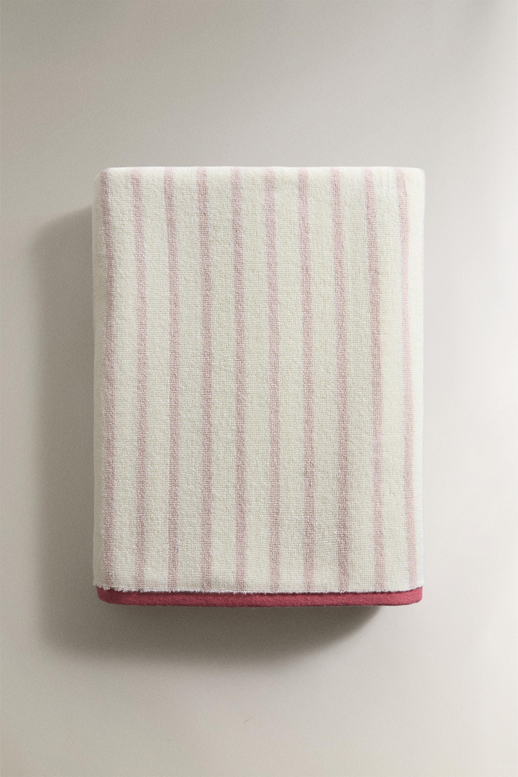 KIDS' REVERSIBLE STRIPED BATH TOWEL — Pink