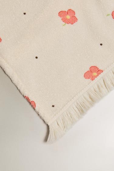 SERVIETTE DE PLAGE FLEURIE - Crème de Zara - Image 1