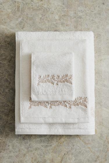 SERVIETTE DE BAIN BRODERIE VÉGÉTALE - Doré de Zara - Image 5