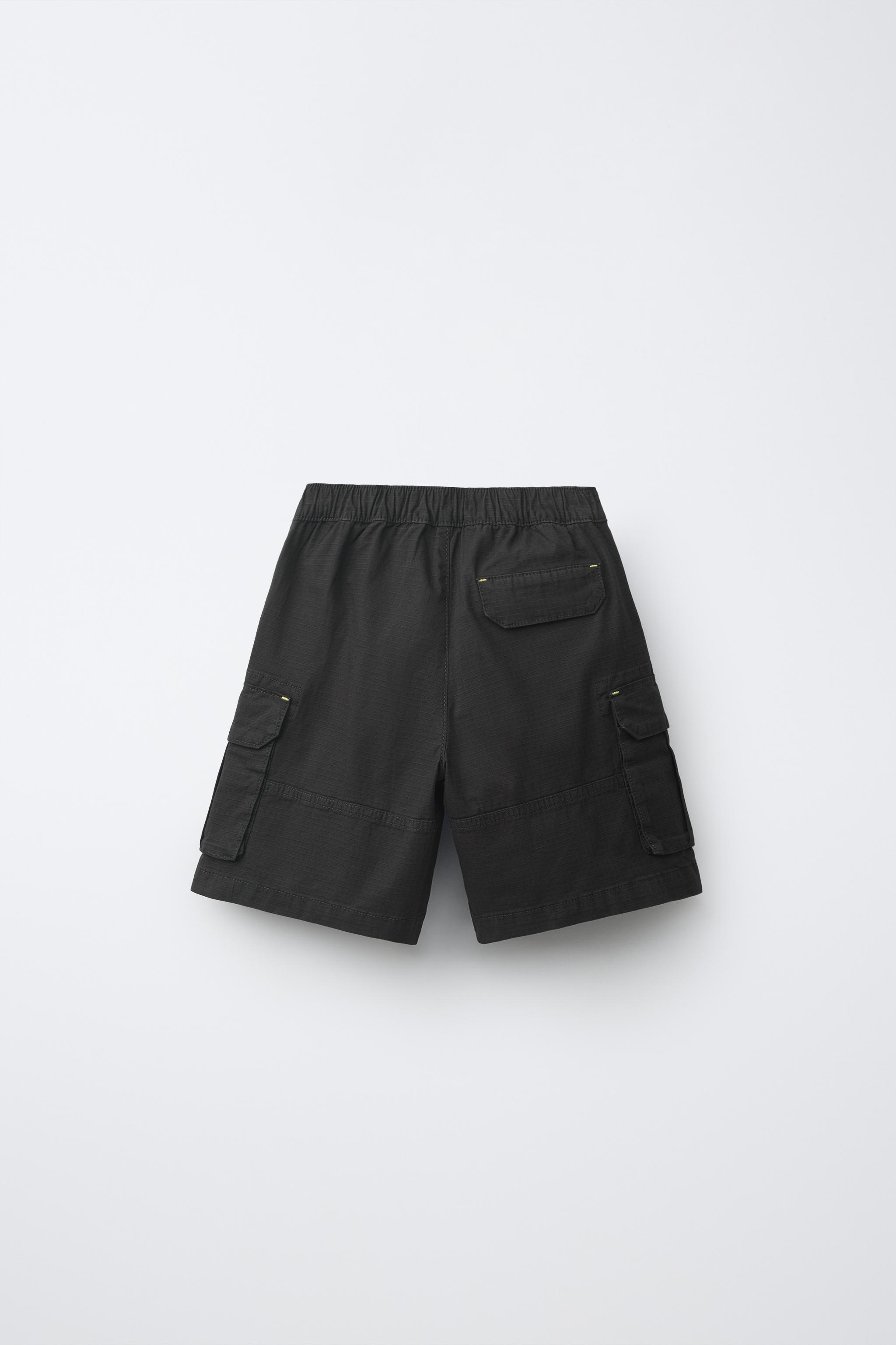 TEXTURED CARGO SHORTS