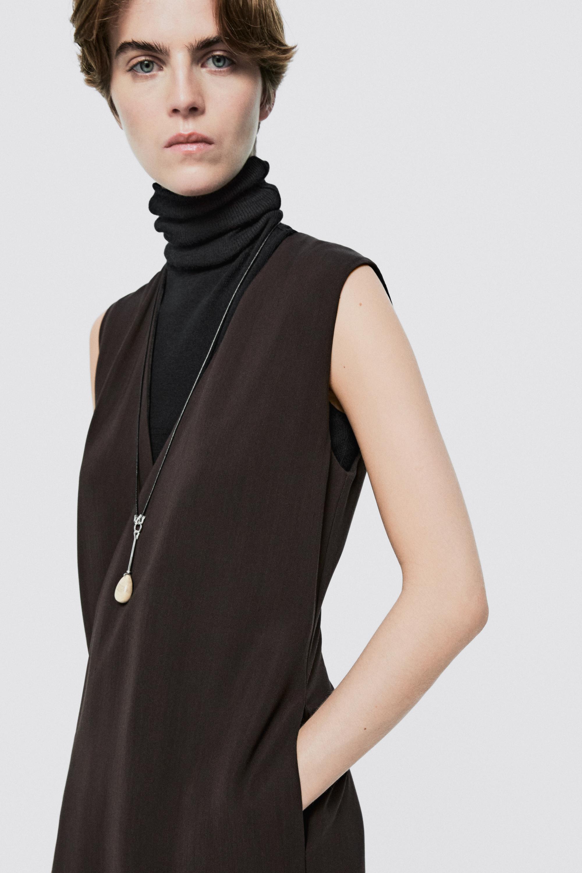 V-neck midi dress - LIMITED EDITION