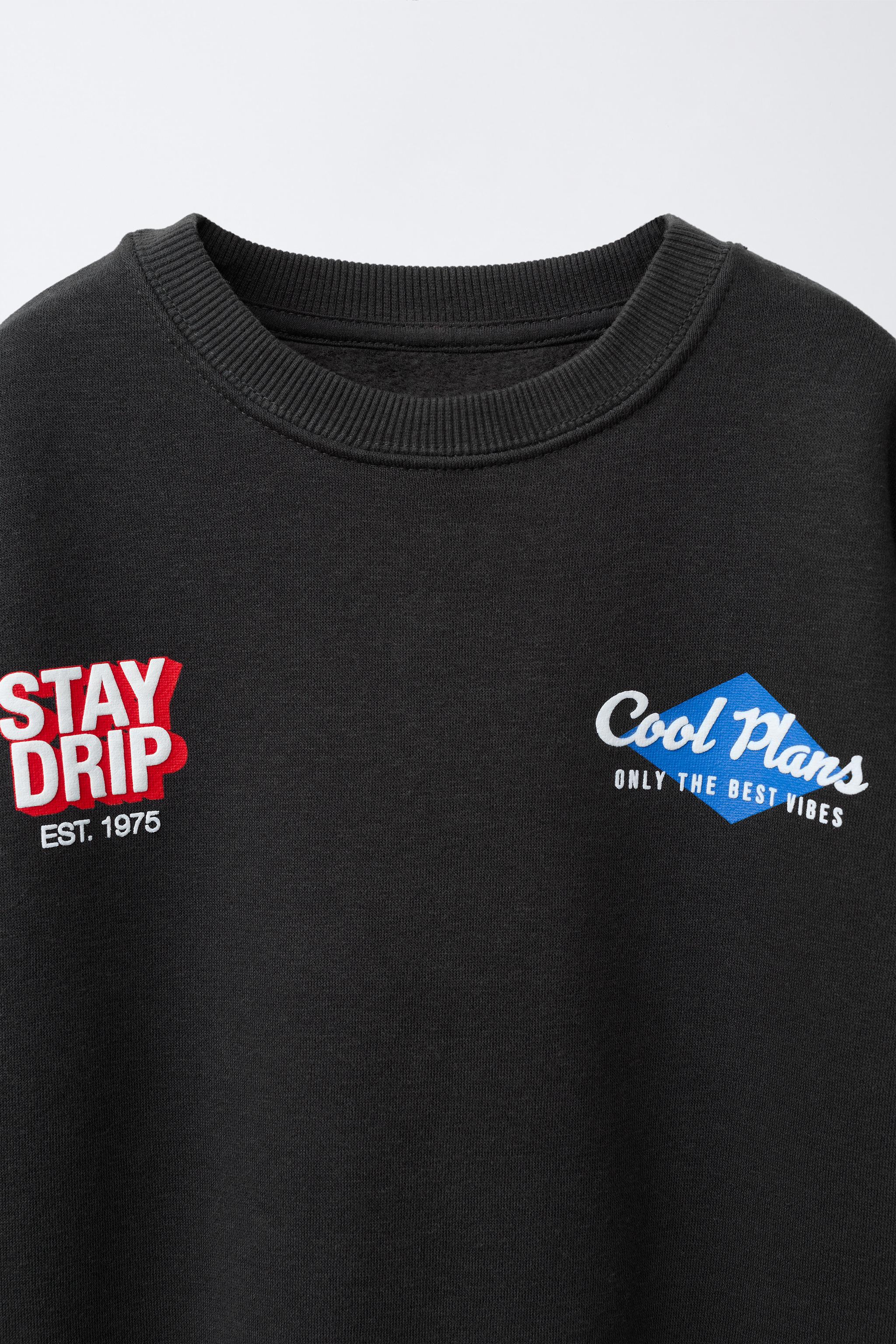 SWEAT À INSCRIPTION EN RELIEF