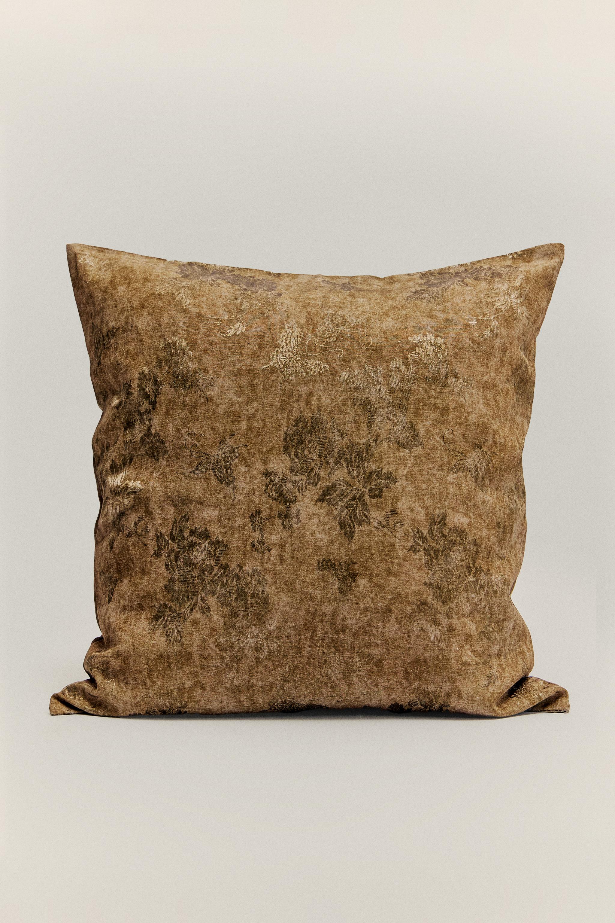 GOLD JACQUARD THROW PILLOW COVER | MARISA BERENSON
