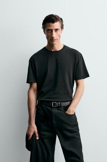 IRREGULAR FINISH T-SHIRT - Black by Zara