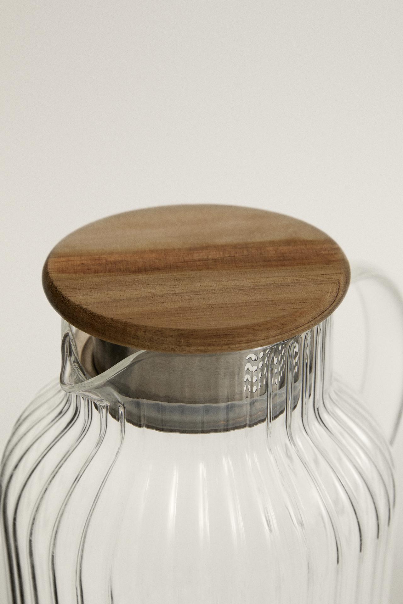 BOROSILICATE GLASS PITCHER WITH FILTER — Transparent