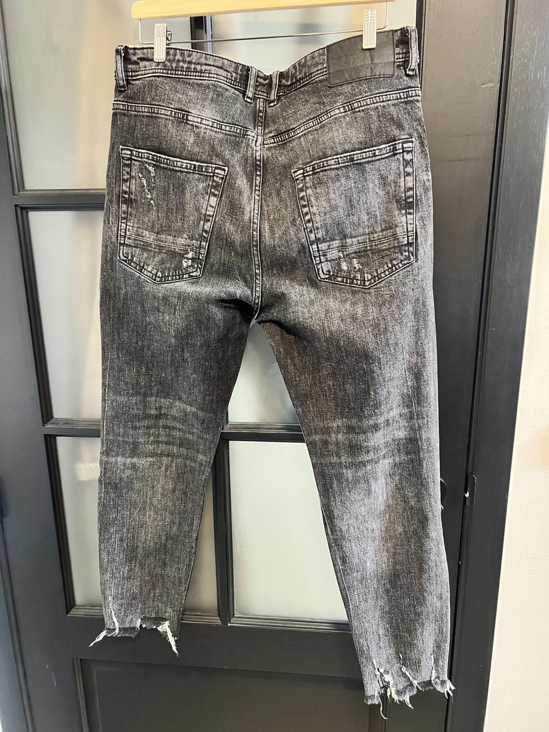 RIPPED TAPERED JEANS - Image 4