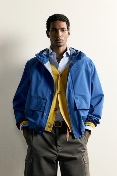 JAQUETA TÉCNICA RELAXED FIT COM CAPUZ - Azulão da Zara