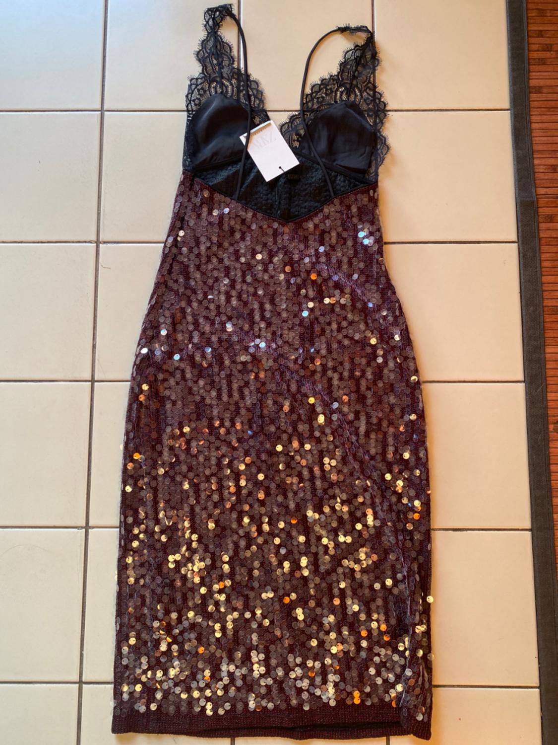 CONTRASTING SEQUIN AND LACE MIDI DRESS - Image 4