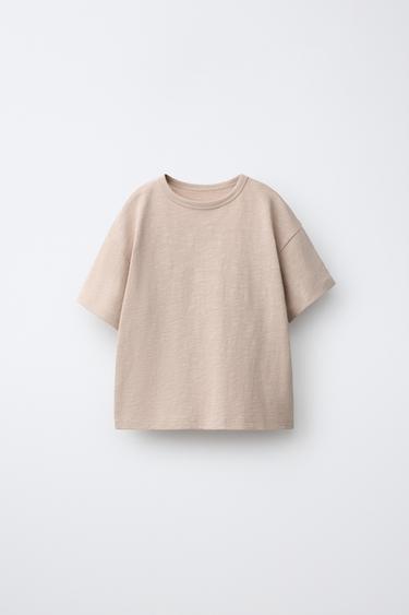 CAMISETA LISA - Tostado de Zara