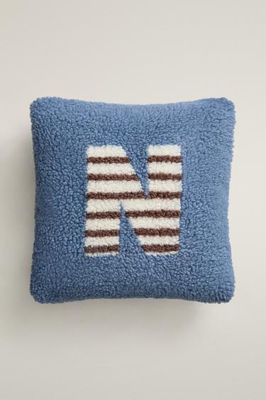 CHILDREN'S FAUX SHEARLING CUSHION WITH N - Blue by Zara - Image 0