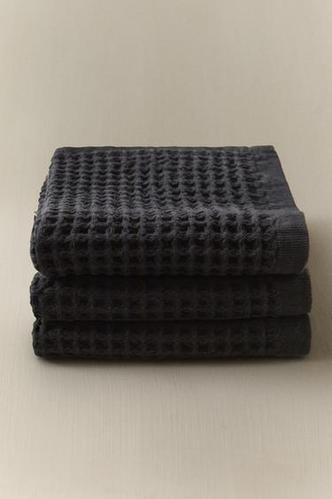 WAFFLE-KNIT COTTON HAND TOWEL (PACK OF 3) - Black by Zara - Image 4