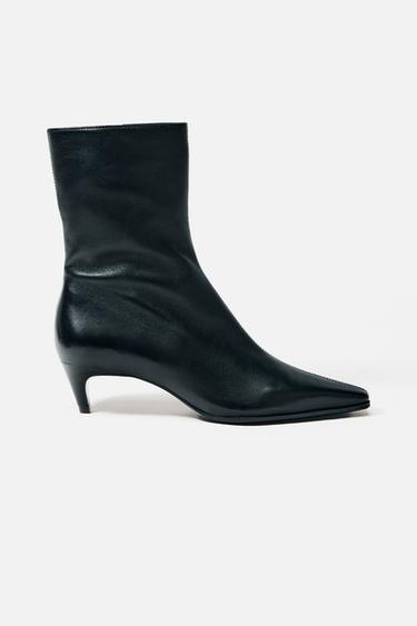 BOTÍN TACÓN PIEL - Negro de Zara