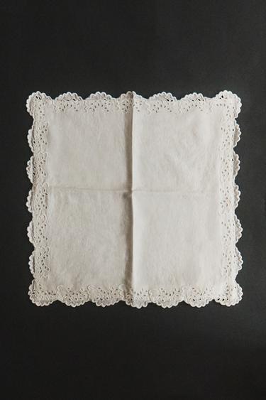 COUSSIN LIN BRODÉ - Blanc cassé de Zara - Image 4