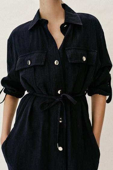 CHEMISE SAFARI EFFET FROISSÉ CEINTURE - Bleu marine de Zara