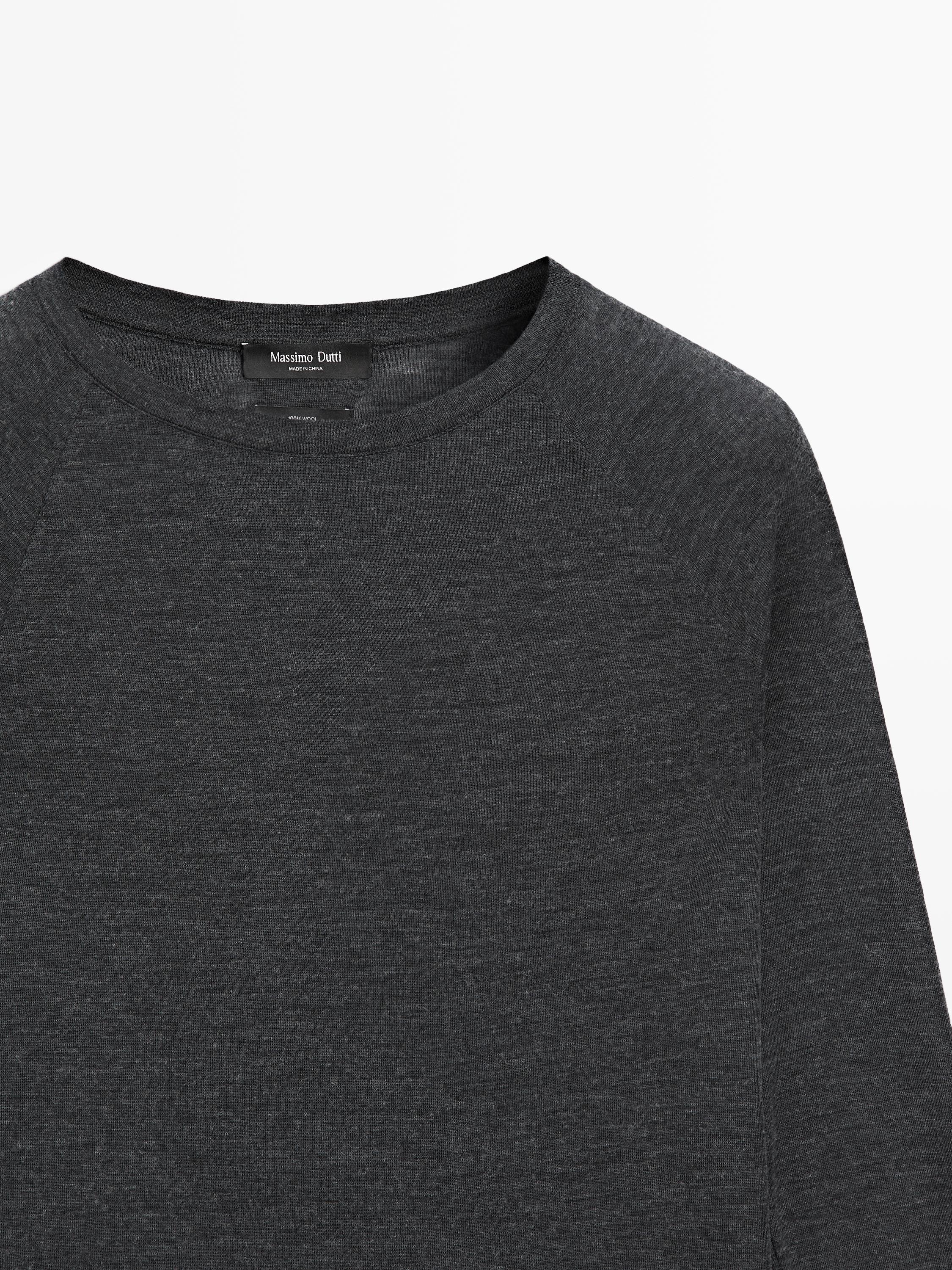 Wool T-shirt with raglan sleeves