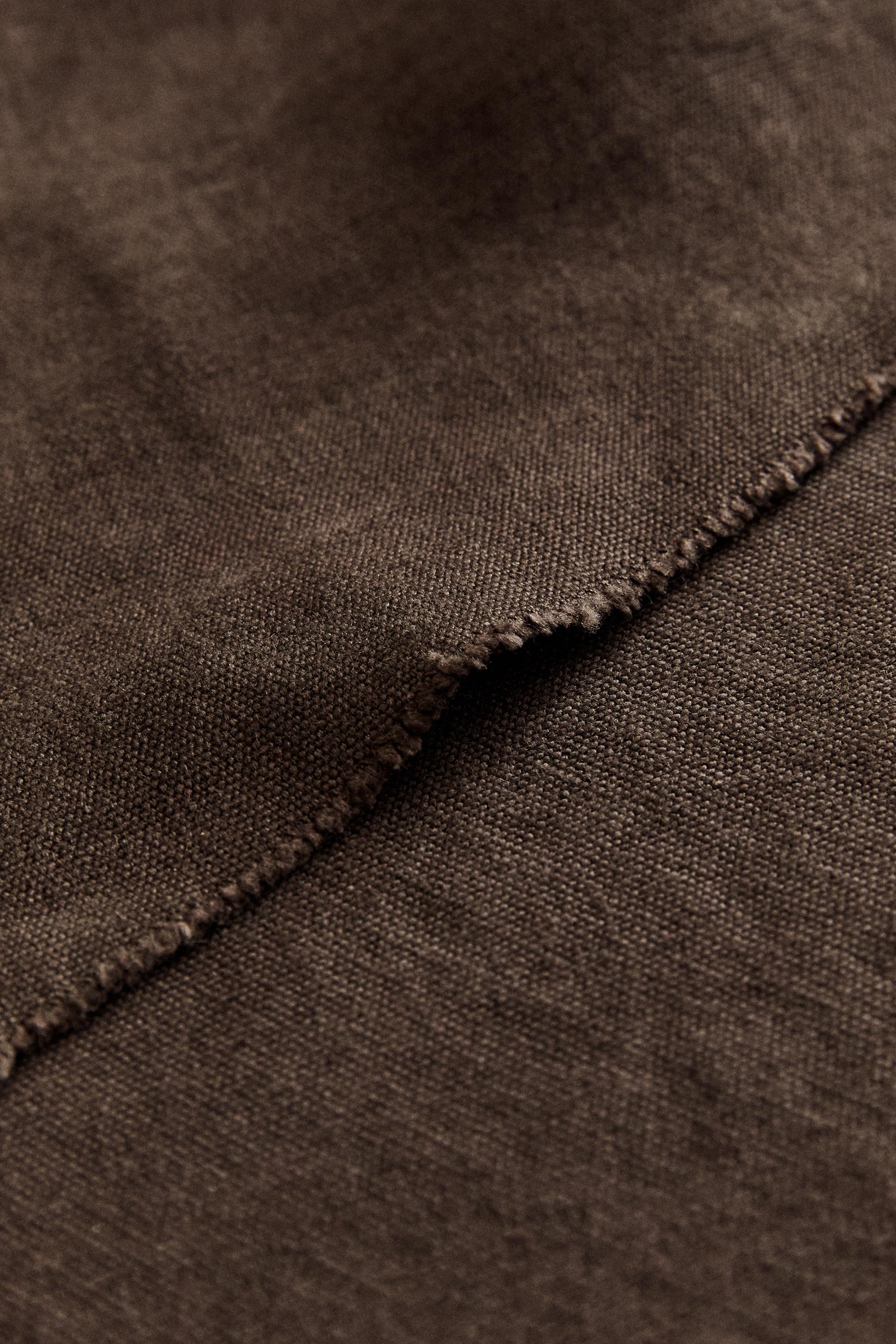 TABLECLOTH 01