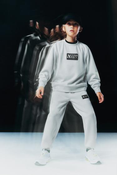 СПОРТИВНАЯ ТОЛСТОВКА — СВЕТЛО-СЕРЫЙ от Zara