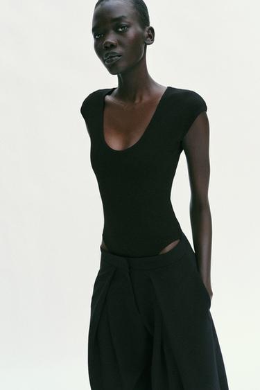 BODY DECOTE REDONDO - Preto da Zara