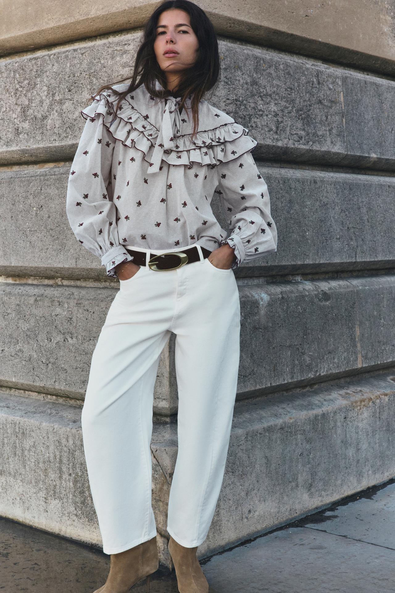 БЛУЗА С ВОЛАНАМИ И ВЫШИВКОЙ