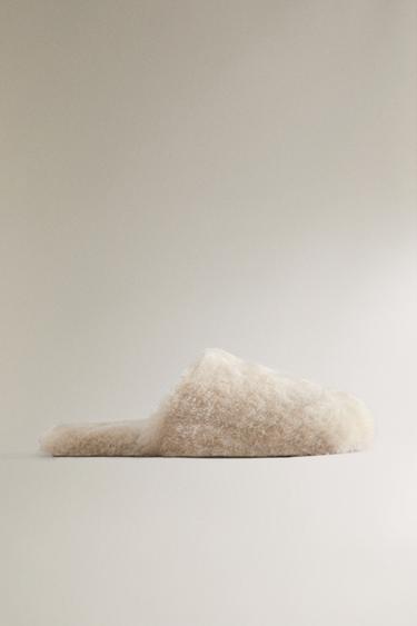 CHAUSSONS OUVERTS À L’ARRIÈRE FOURRURE - Beige de Zara