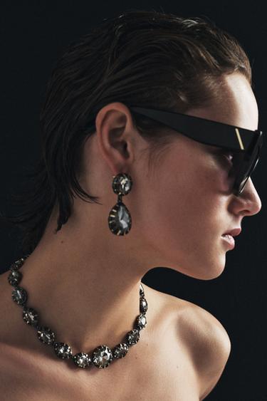 BOUCLES D'OREILLES MÉTALLIQUES À BIJOUX - Gris anthracite de Zara - Image 4