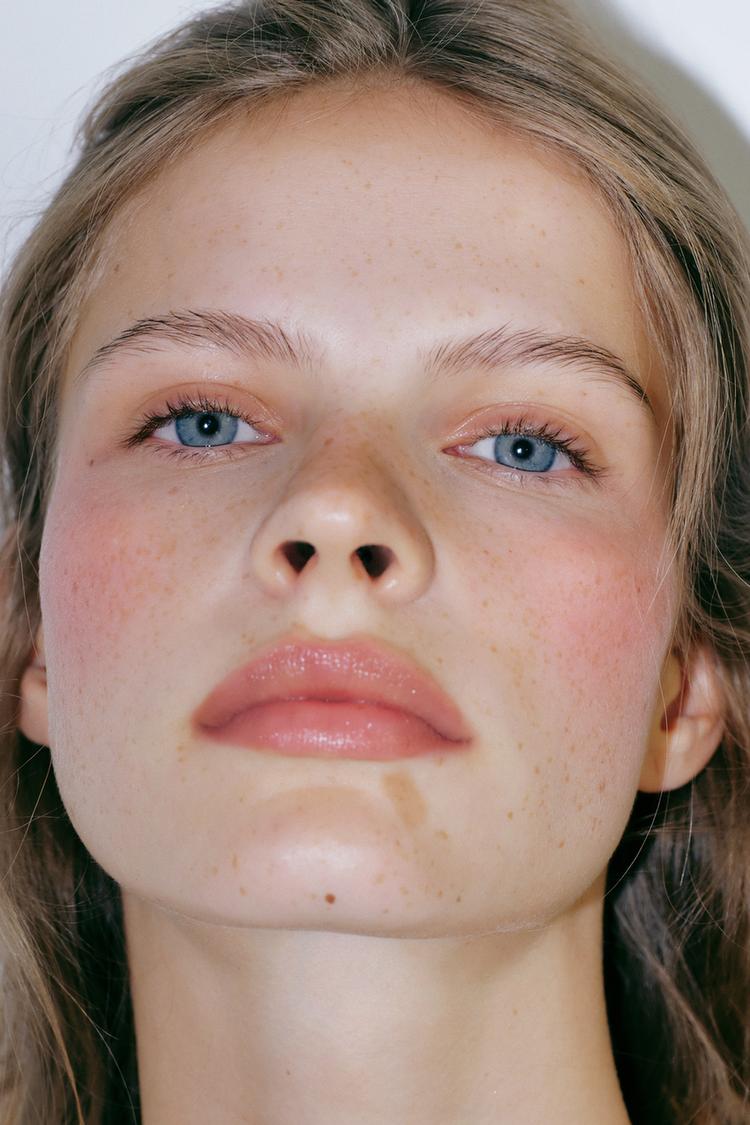 COLOR CODE BLUSH STICK WHISPER PINK — WHISPER PINK