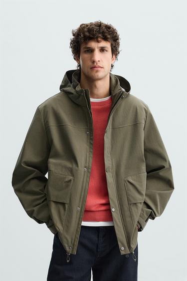 PARKA LIGERA WIND RESISTANT - Khaki de Zara