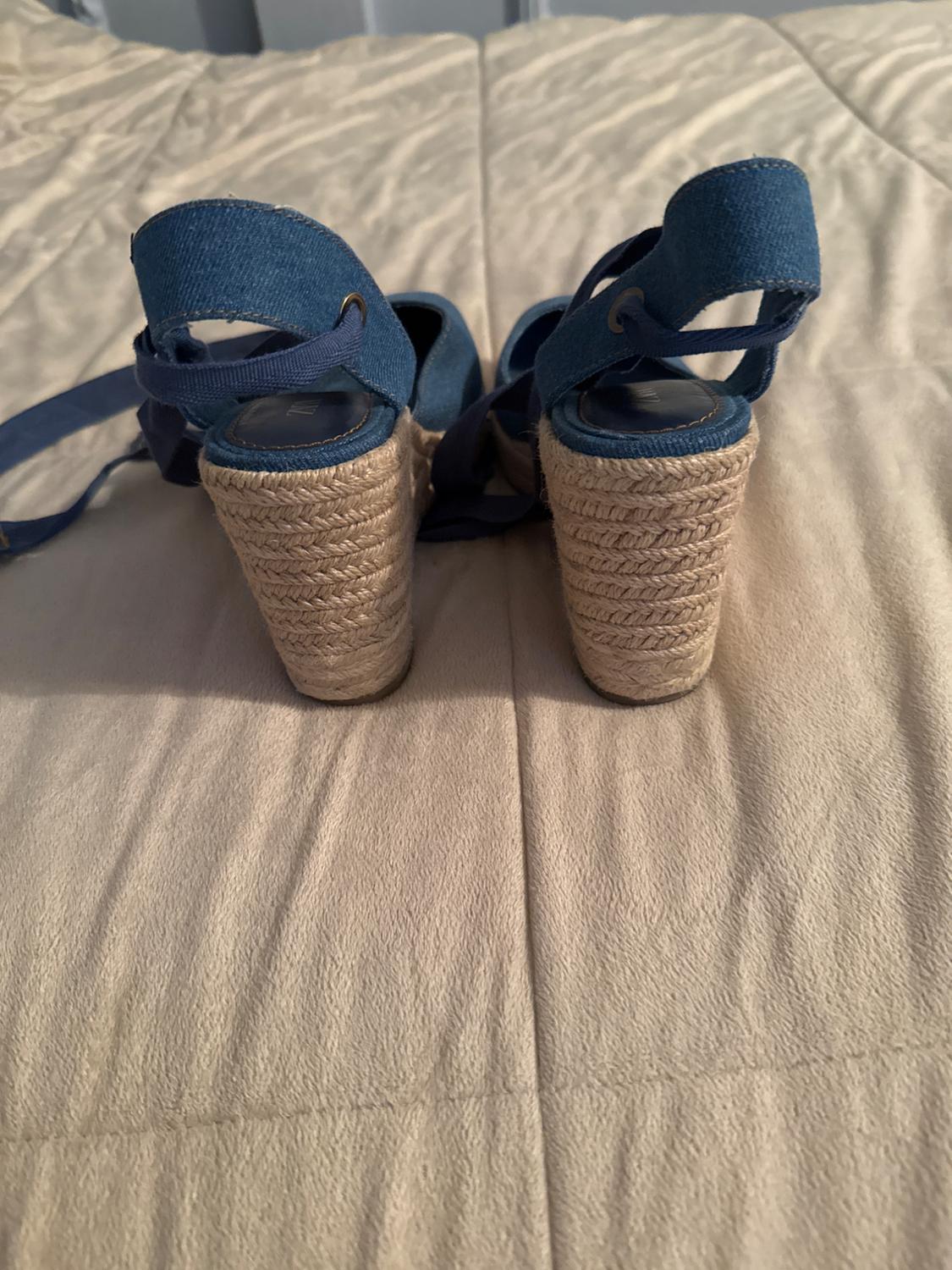 ZAPATO ATADO DENIM CUÑA - Image 2