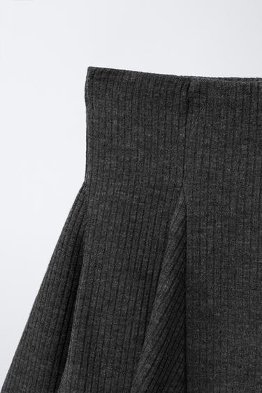 JUPE-SHORT EN MAILLE CÔTELÉE À VOLANTS - Gris chiné de Zara - Image 2
