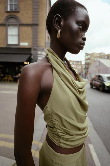 TOP HALTER DÉTAILS NŒUD DOS - Kaki clair de Zara - Image 2