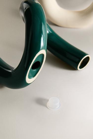 STONEWARE SALT AND PEPPER SHAKER SET WITH FIGURE DESIGN (SET OF 2) X COLLAGERIE - Green / Ecru by Zara - Image 4